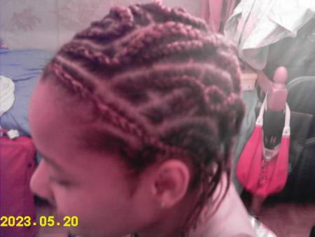 STEPHY L'EX A MON FRERE QUE J'AI COIFFEE